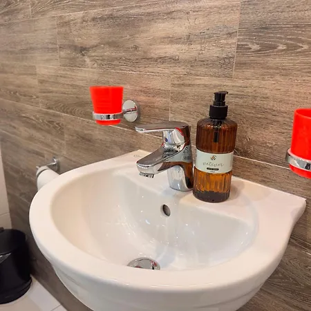 Spinola Bayview 2 Bedroom By Mabeli Apartment *