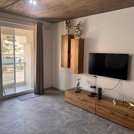 Spinola Bayview 2 Bedroom By Mabeli Apartment